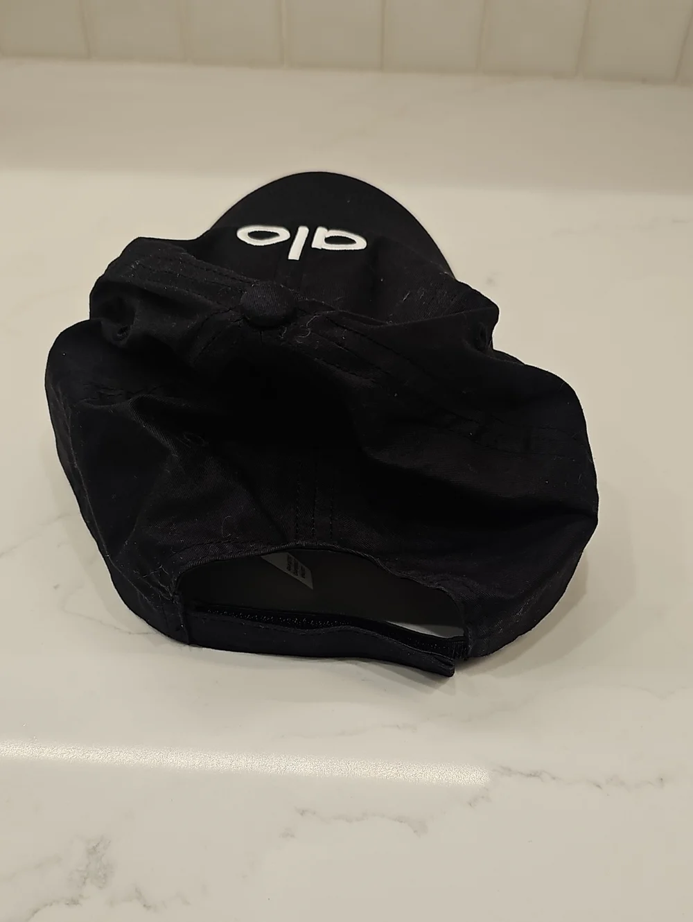 ALO Off-Duty Hat – Black – One Size